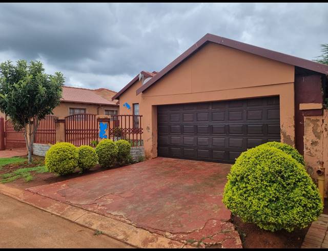 3 BEDROOM HOUSE FOR SALE IN THE ORCHARDS
